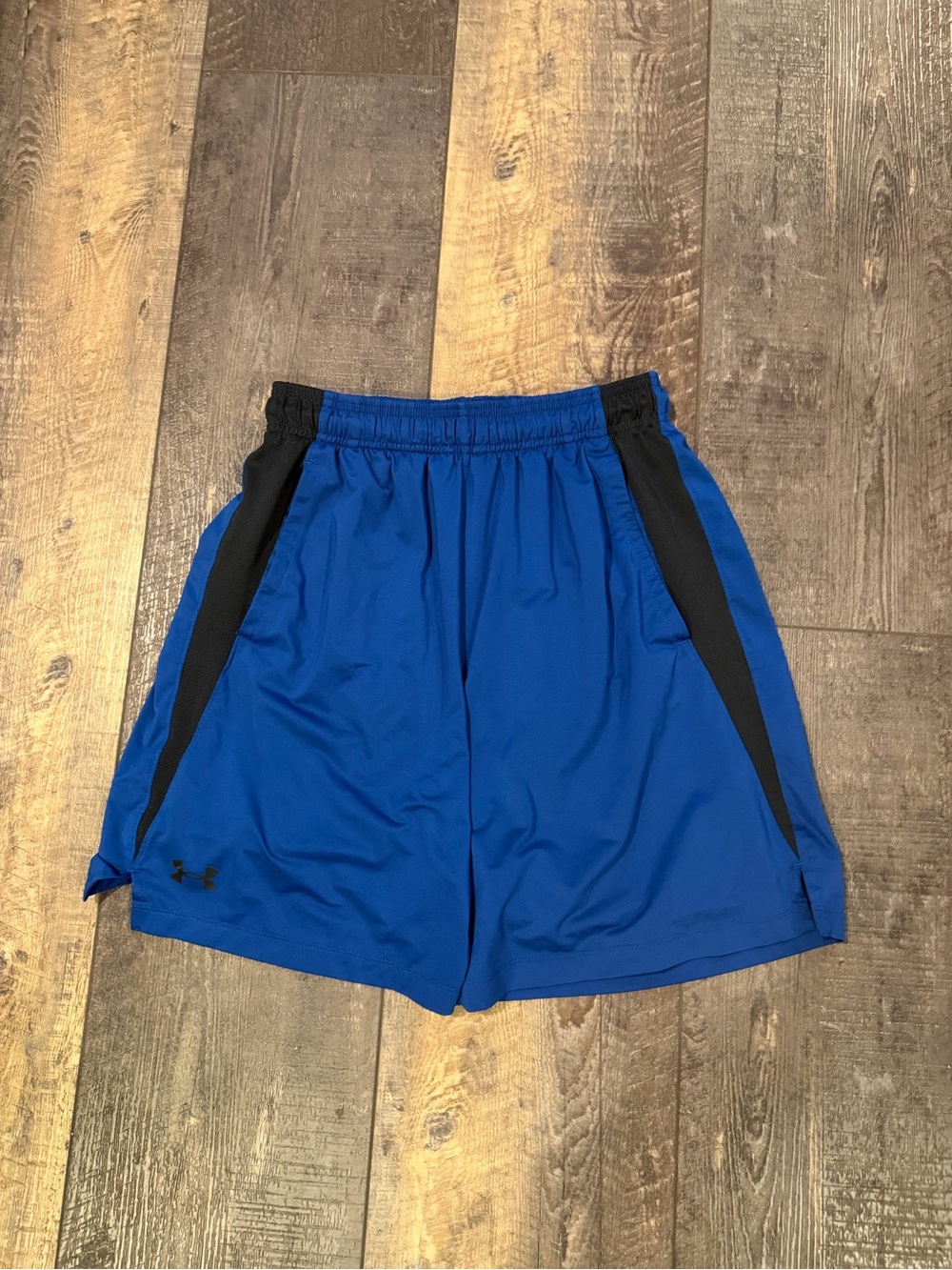 Under Armour Blue Men's medium athletic shorts